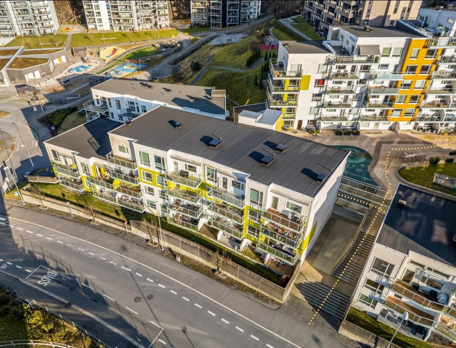 3 Sleeping Rooms For 82M2 Which Direct Traffic To Airport And City Center Bergen Exterior foto